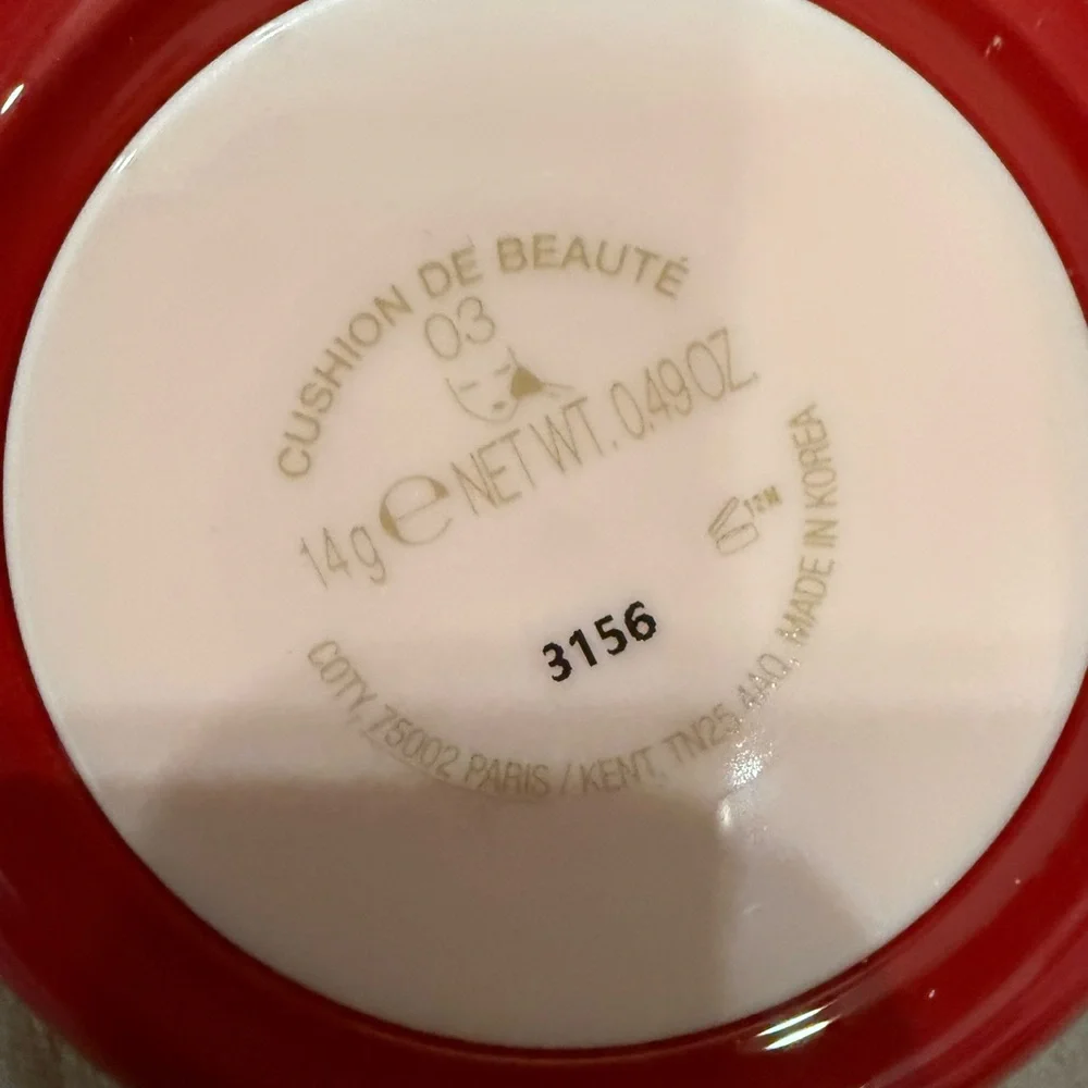 Gucci Cushion de Beauté Limited Luminous SPF 20 Moisturizing Foundation